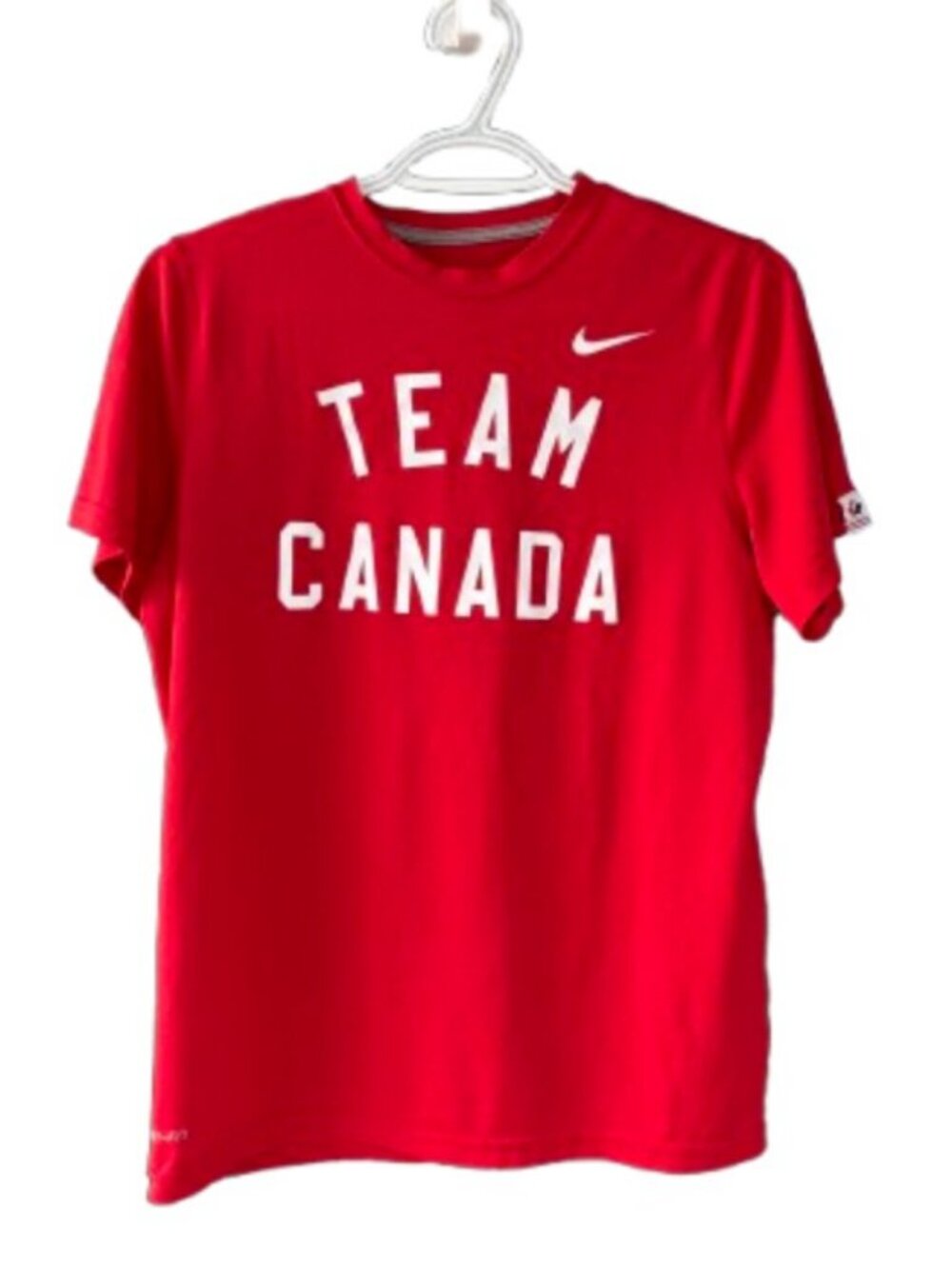 Nike Dri-Fit Team Canada fanwear t-shirt red kids' size L